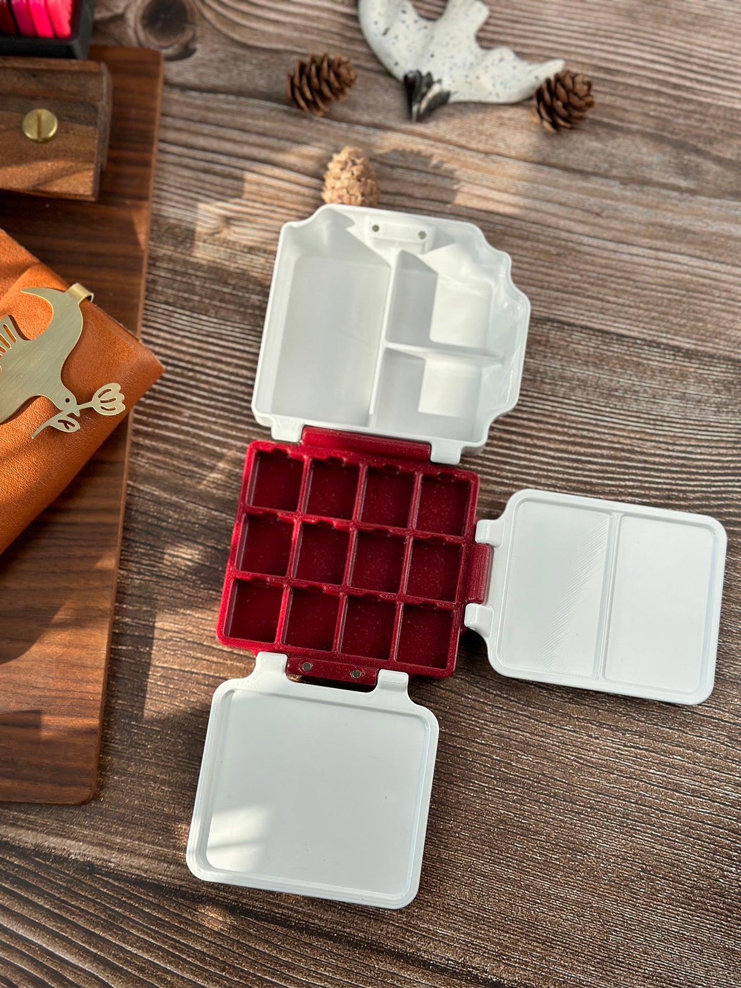 12-Slots Pan Solid Watercolor Paint Box with magnet guide sheet