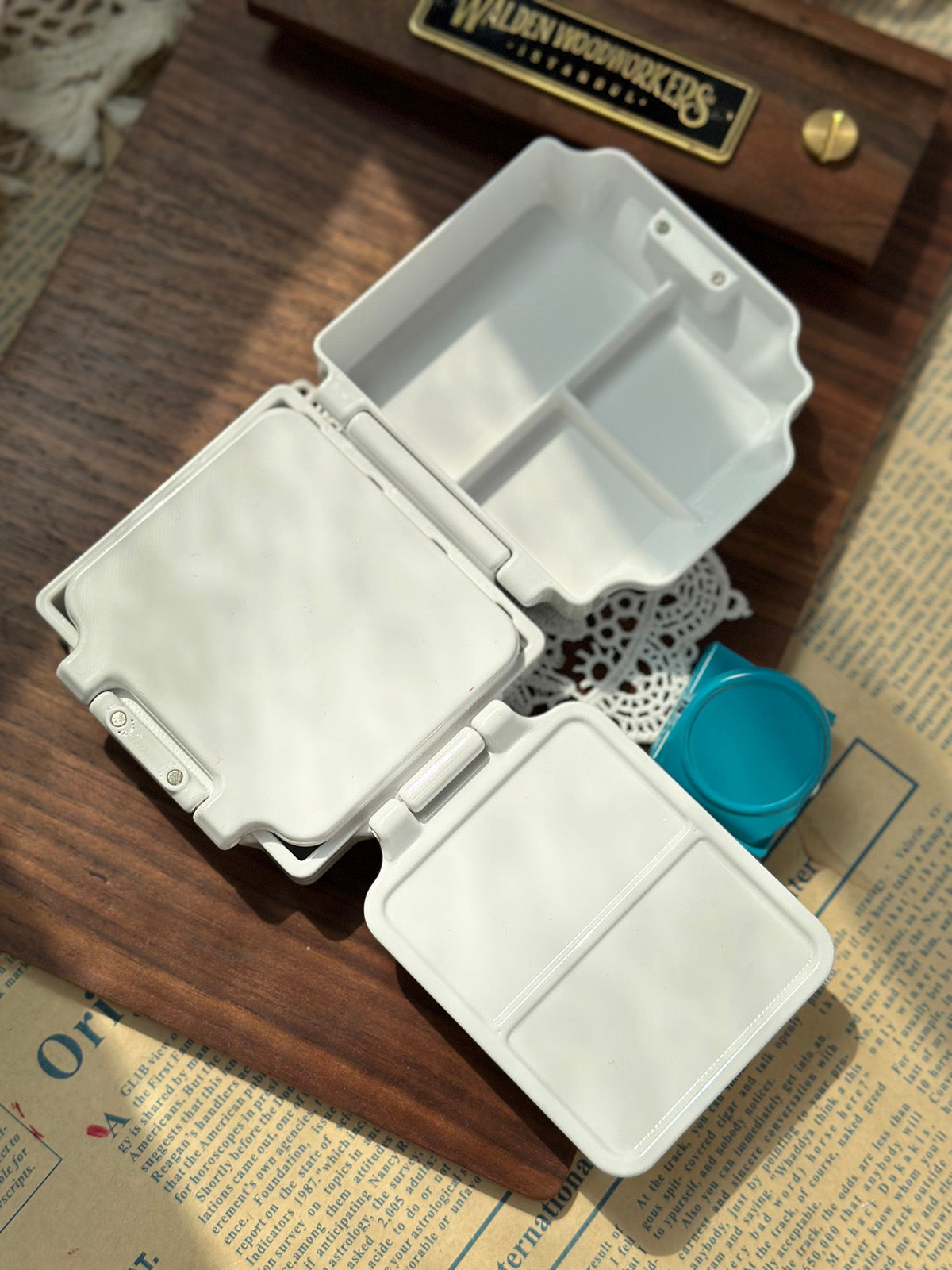 12-Slots Pan Solid Watercolor Paint Box with magnet guide sheet