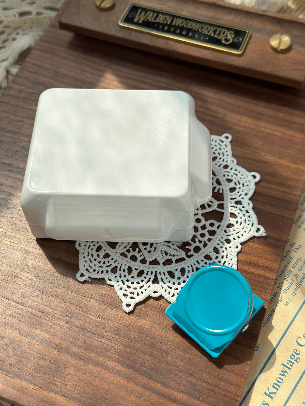 12-Slots Pan Solid Watercolor Paint Box with magnet guide sheet