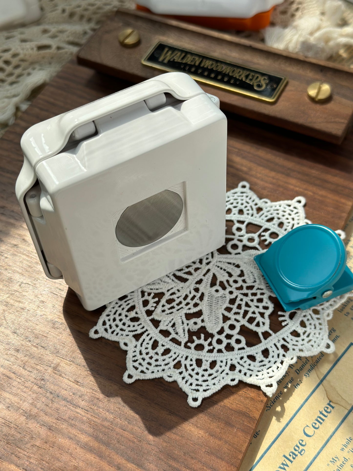 12-Slots Pan Solid Watercolor Paint Box with magnet guide sheet