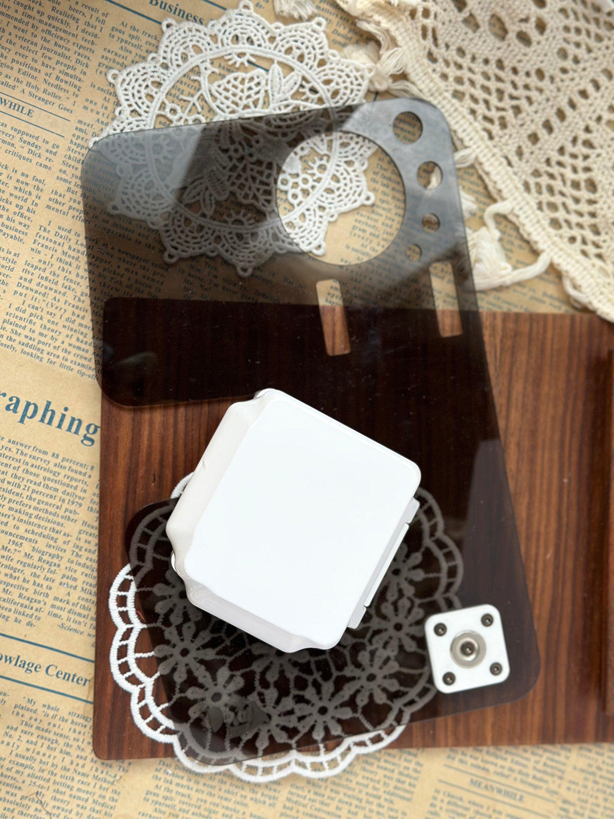 12-Slots Pan Solid Watercolor Paint Box with magnet guide sheet